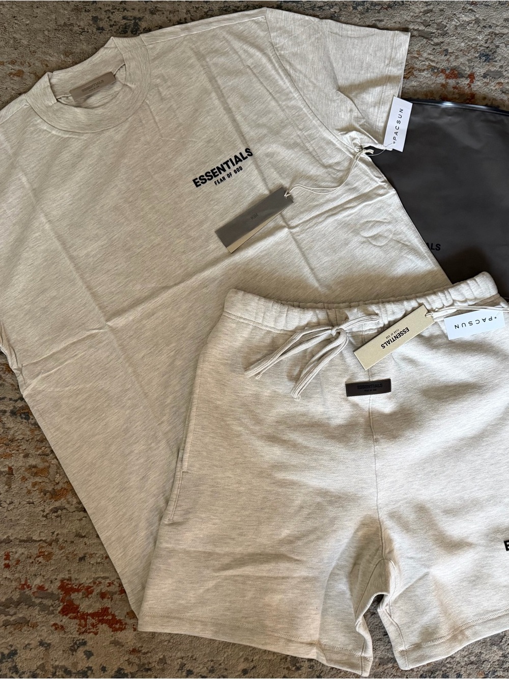 ESSENTIALS Fear of God Ligth Oat color! Logo Tee & Shorts Set